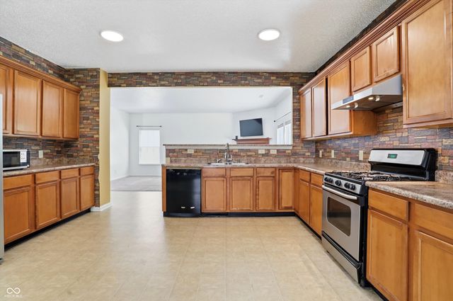 368 Legacy Boulevard, Greenwood, IN 46143