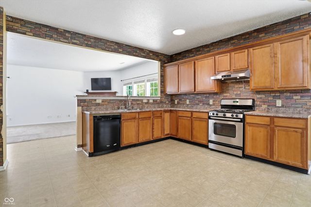 368 Legacy Boulevard, Greenwood, IN 46143