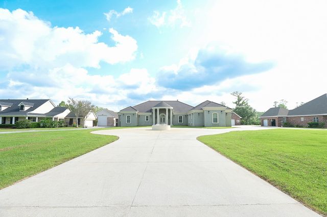 113 Ouiski Bayou Drive, Houma, LA 70360