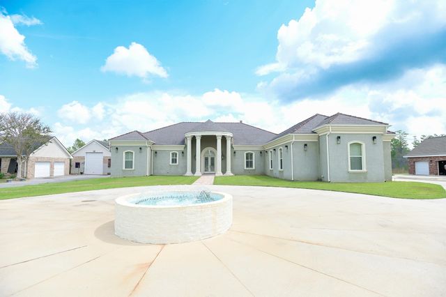 113 Ouiski Bayou Drive, Houma, LA 70360