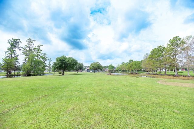113 Ouiski Bayou Drive, Houma, LA 70360