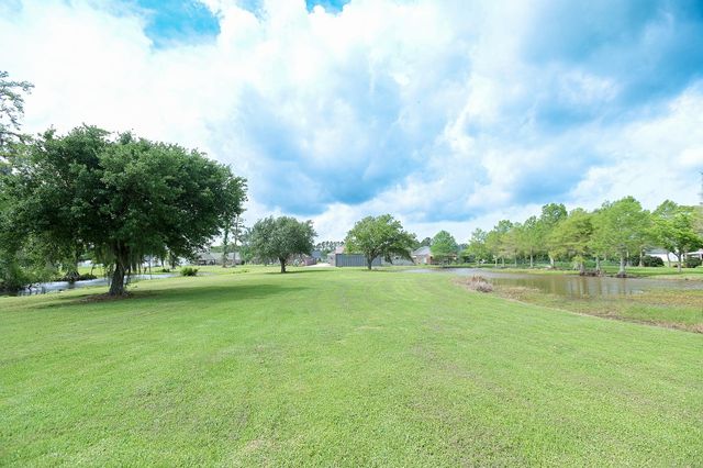 113 Ouiski Bayou Drive, Houma, LA 70360