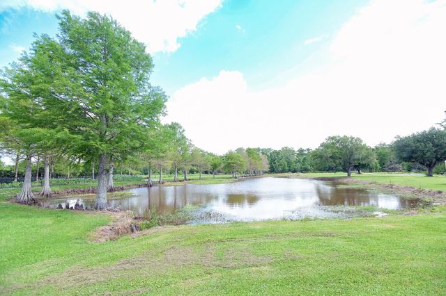 113 Ouiski Bayou Drive, Houma, LA 70360