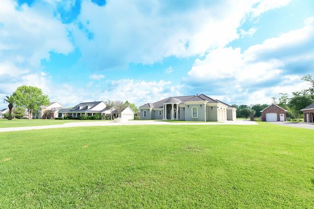 113 Ouiski Bayou Drive, Houma, LA 70360