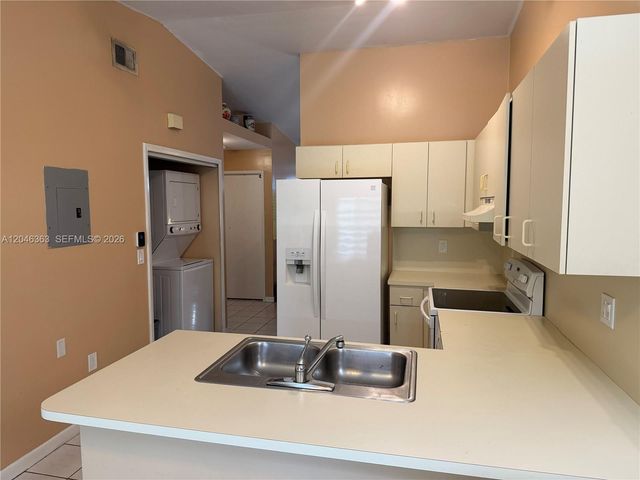 6718 NW 166th Terrace 301, Miami Lakes, FL 33014