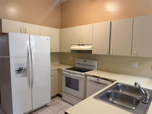 6718 NW 166th Terrace 301, Miami Lakes, FL 33014