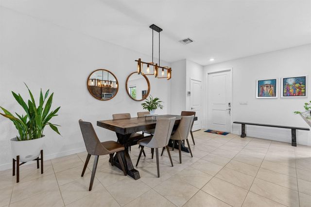 527 NW 17th Street, Fort Lauderdale, FL 33311