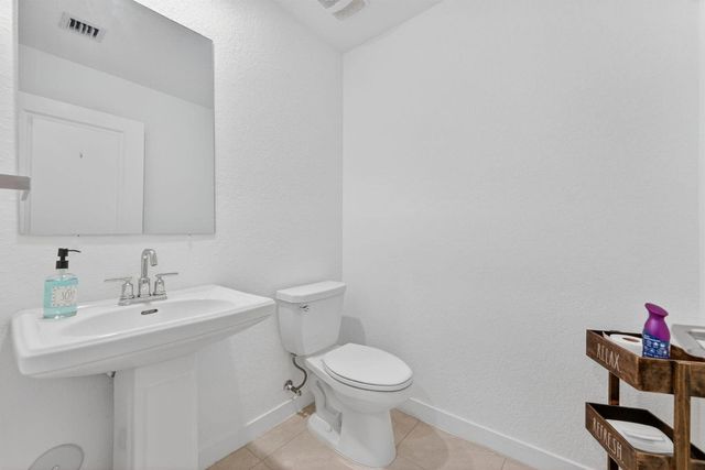 527 NW 17th Street, Fort Lauderdale, FL 33311