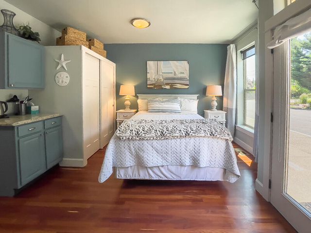 175 E E Street, Jacksonville, OR 97530