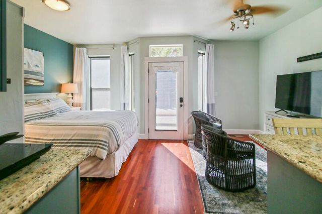 175 E E Street, Jacksonville, OR 97530