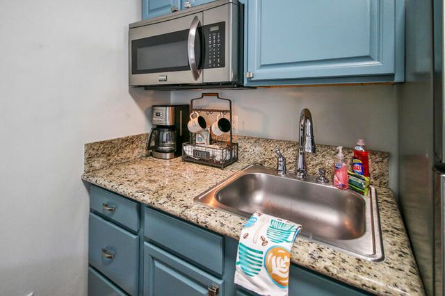 175 E E Street, Jacksonville, OR 97530