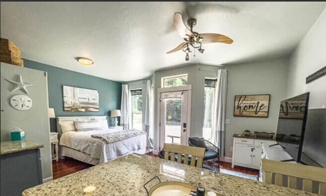 175 E E Street, Jacksonville, OR 97530