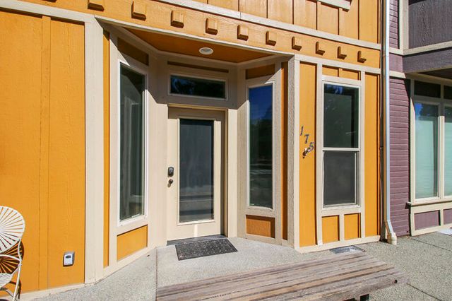 175 E E Street, Jacksonville, OR 97530