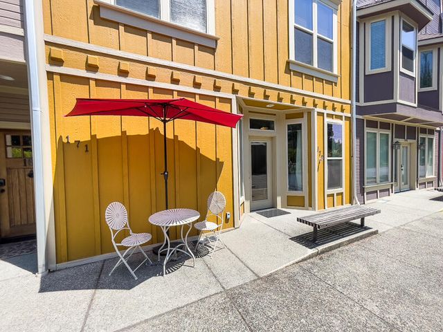 175 E E Street, Jacksonville, OR 97530