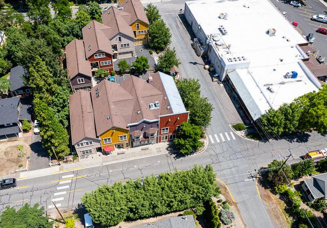 175 E E Street, Jacksonville, OR 97530