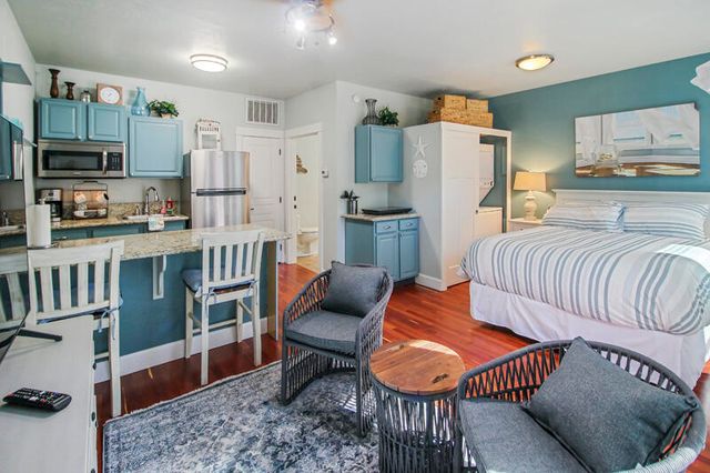 175 E E Street, Jacksonville, OR 97530