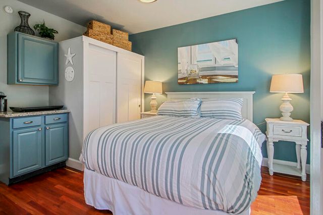 175 E E Street, Jacksonville, OR 97530