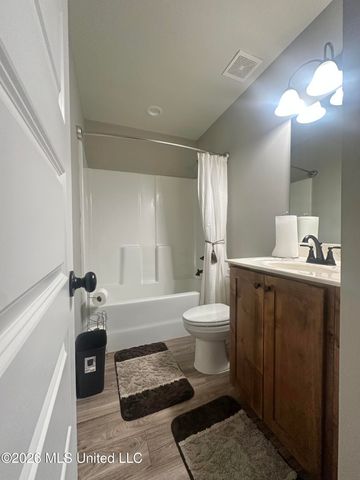 8642 Lois Lane, Southaven, MS 38672