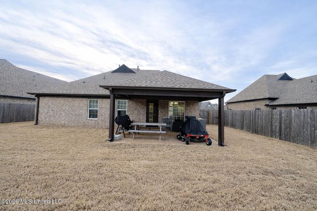 8642 Lois Lane, Southaven, MS 38672