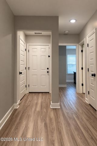 8642 Lois Lane, Southaven, MS 38672