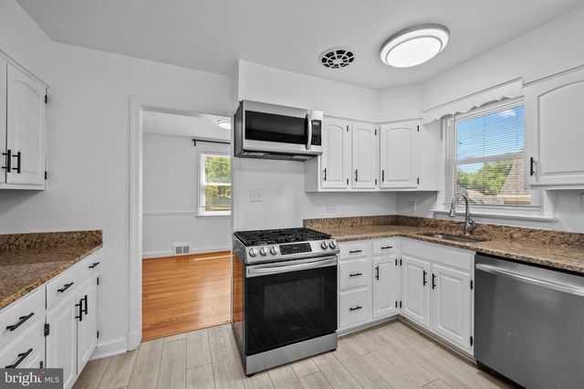 9110 AUTOVILLE DR, College Park, MD 20740
