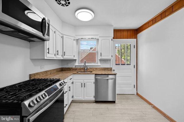 9110 AUTOVILLE DR, College Park, MD 20740
