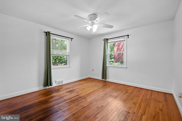9110 AUTOVILLE DR, College Park, MD 20740