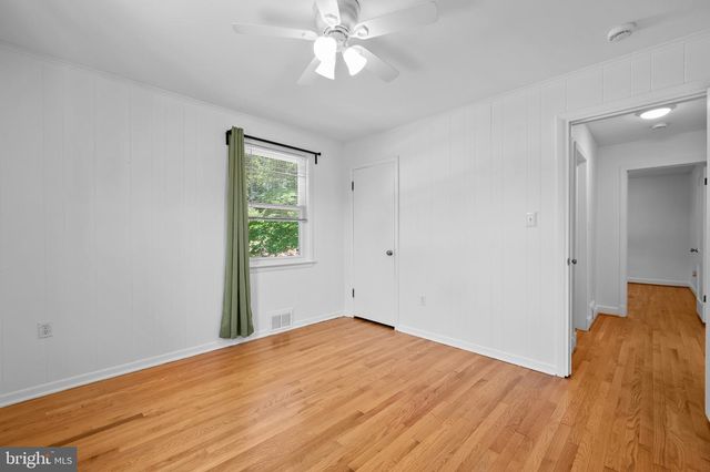 9110 AUTOVILLE DR, College Park, MD 20740