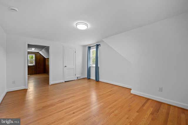 9110 AUTOVILLE DR, College Park, MD 20740