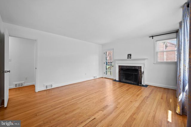 9110 AUTOVILLE DR, College Park, MD 20740