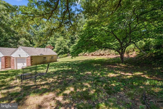 9110 AUTOVILLE DR, College Park, MD 20740