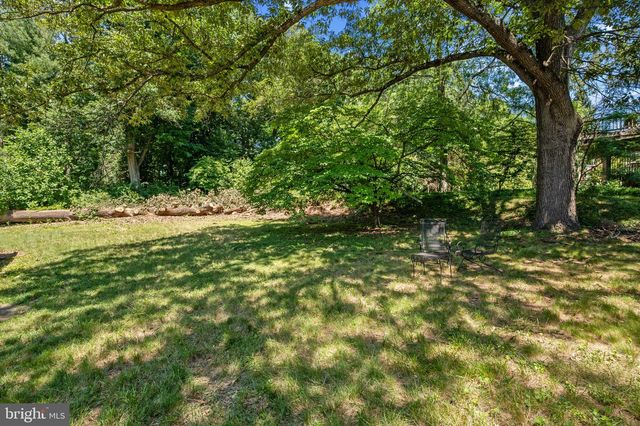 9110 AUTOVILLE DR, College Park, MD 20740