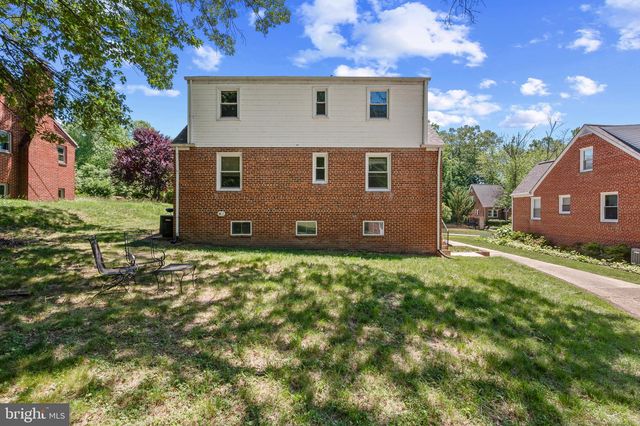 9110 AUTOVILLE DR, College Park, MD 20740