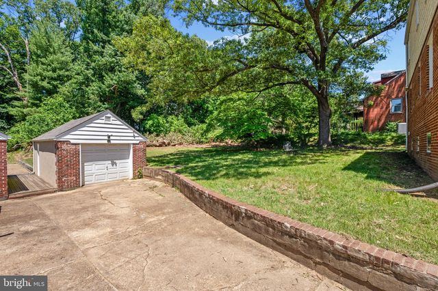 9110 AUTOVILLE DR, College Park, MD 20740