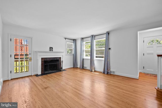 9110 AUTOVILLE DR, College Park, MD 20740