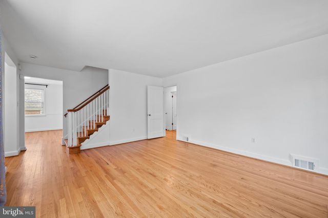 9110 AUTOVILLE DR, College Park, MD 20740