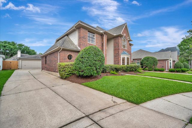13714 Robin Hill Court, Houston, TX 77059
