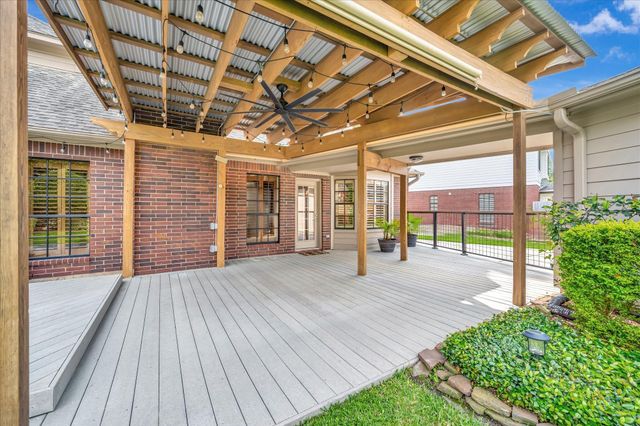 13714 Robin Hill Court, Houston, TX 77059