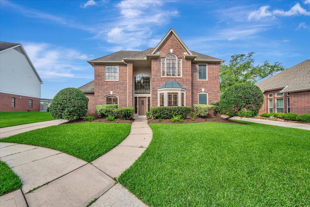 13714 Robin Hill Court, Houston, TX 77059