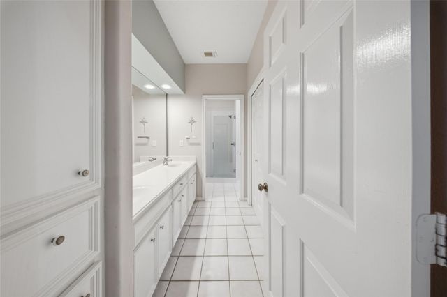 1106 W Forest Avenue, Shoreacres, TX 77571