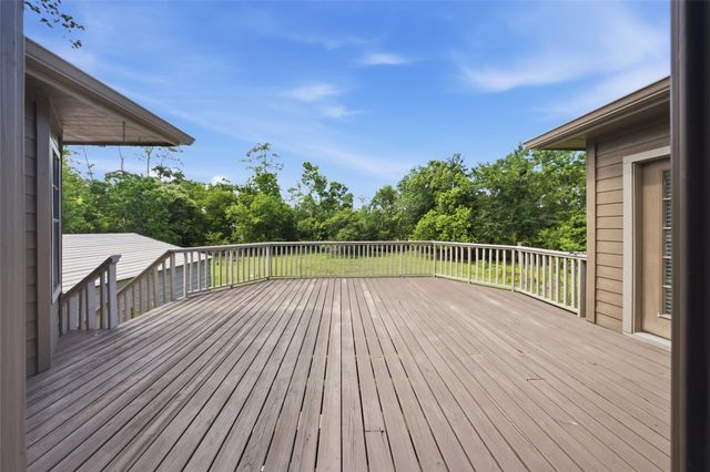 1106 W Forest Avenue, Shoreacres, TX 77571