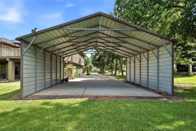 1106 W Forest Avenue, Shoreacres, TX 77571