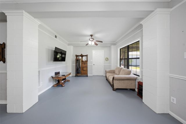 1106 W Forest Avenue, Shoreacres, TX 77571