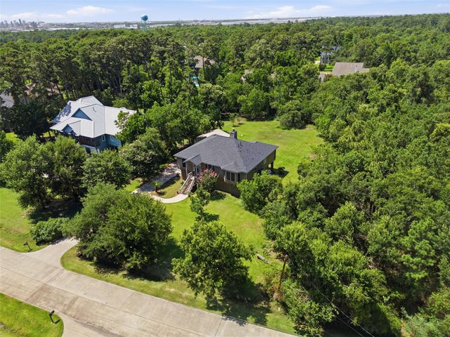 1106 W Forest Avenue, Shoreacres, TX 77571