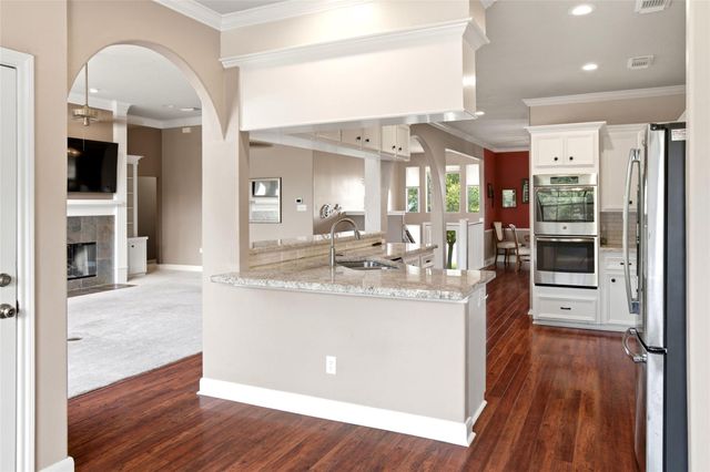 1106 W Forest Avenue, Shoreacres, TX 77571
