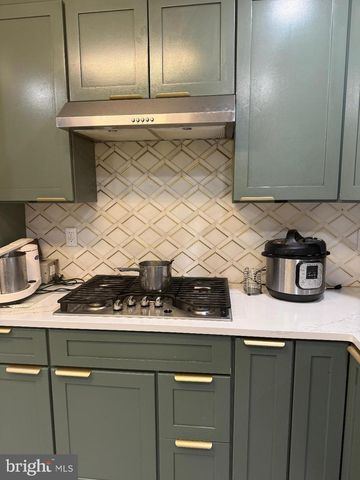 22 BRIARWOOD COURT, Princeton, NJ 08540