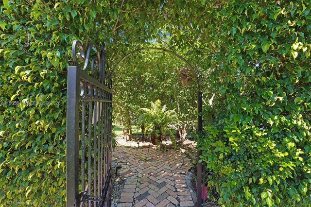4500 Sheridan Ave, Miami Beach, FL 33140