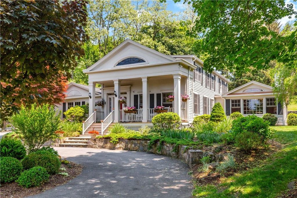 106 Random Farms Drive, Chappaqua, NY 10514