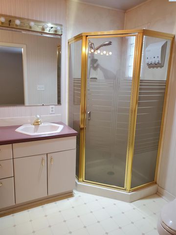 6802 W Willamette Ave, Kennewick, WA 99336