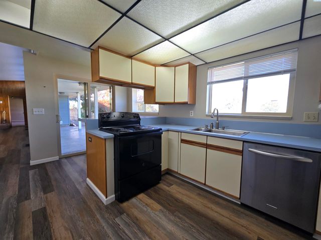 6802 W Willamette Ave, Kennewick, WA 99336